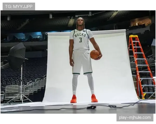 字母哥缺席原因成谜，罗林斯表现顽强自信助力球队